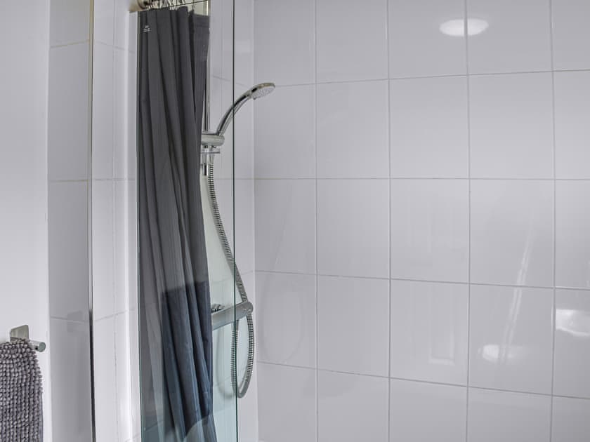 Bathroom | Lily’s Cottage, Wroxham