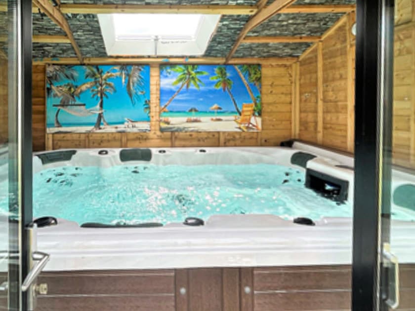 Jacuzzi | Gorsehill House, Poole