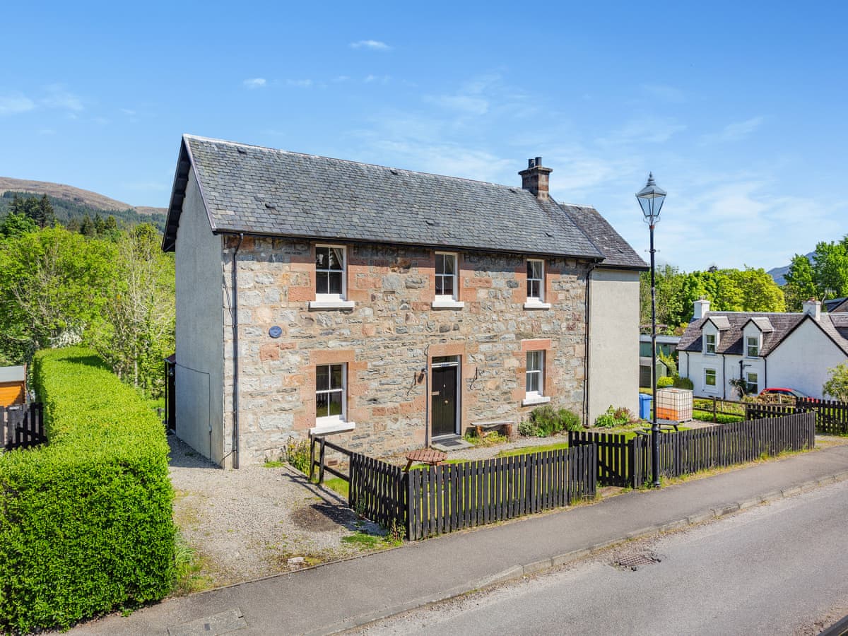 The Old Lock House Apartments - Lock View near Aonach Shasuinn
