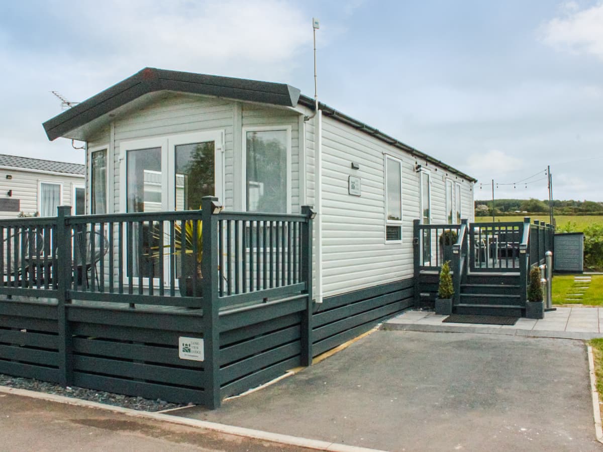 Long View  Lodge - Image 1