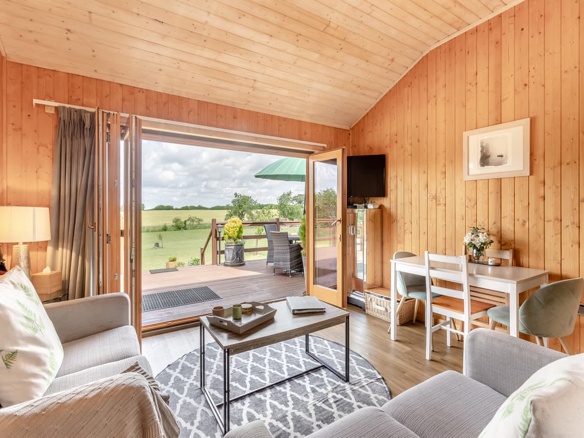 Bramble Lodge - Holiday lodge in East Anglia - Image 5