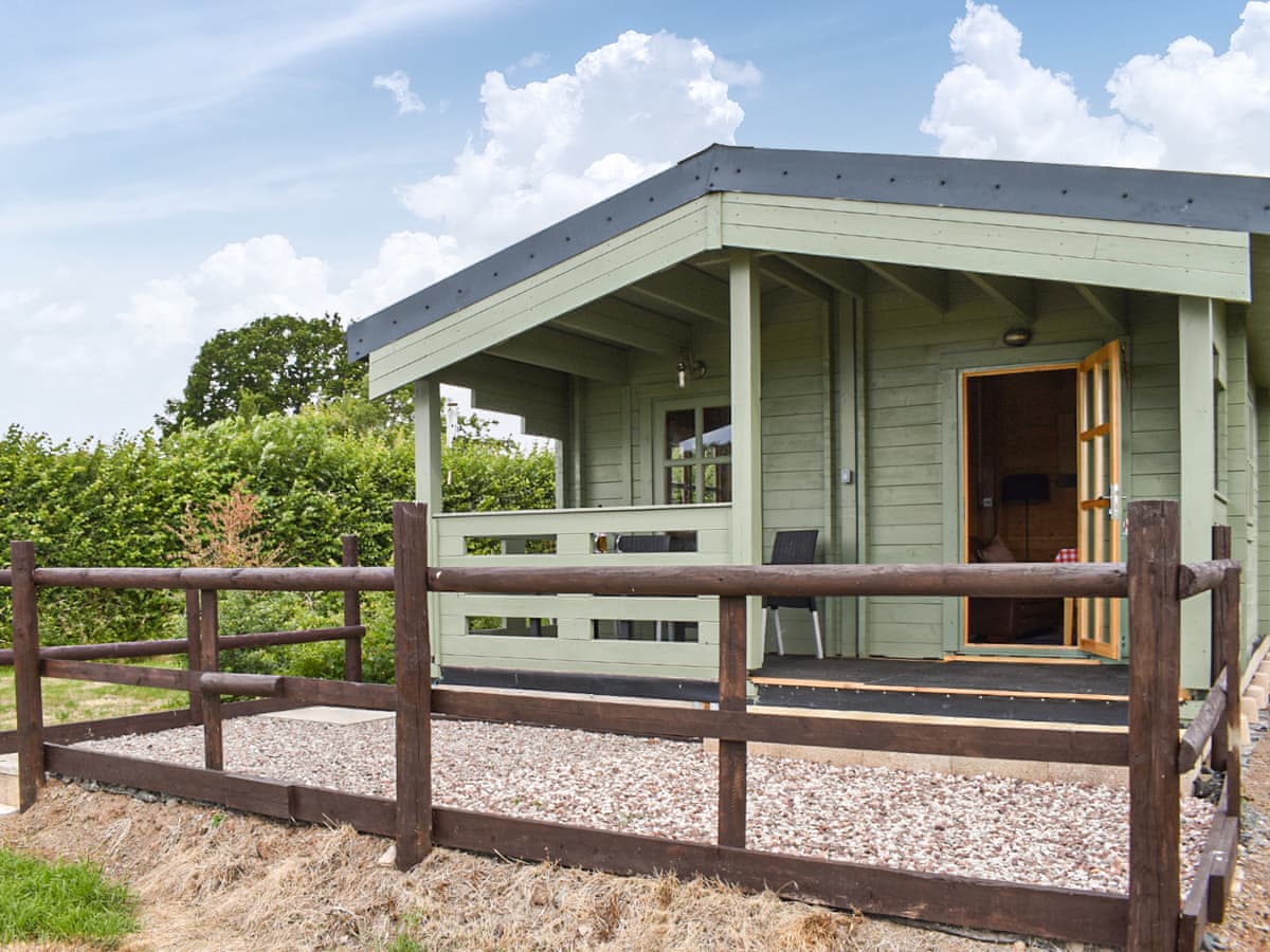 Oak Lodge - Holiday lodge in Central England - Image 1