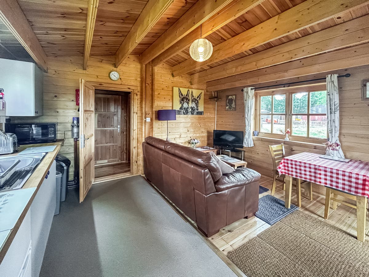Oak Lodge - Holiday lodge in Central England - Image 3