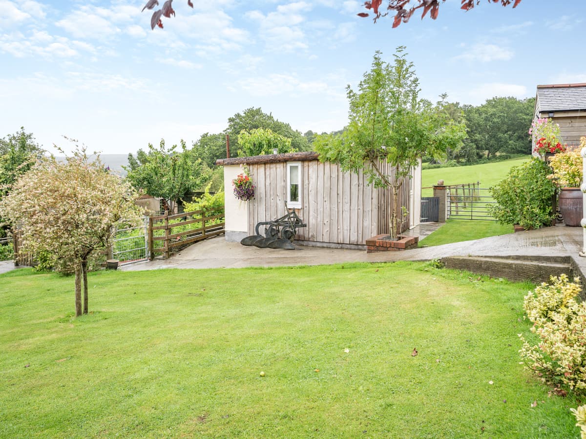 Molehill Lodge - Holiday lodge in South Wales - Image 1