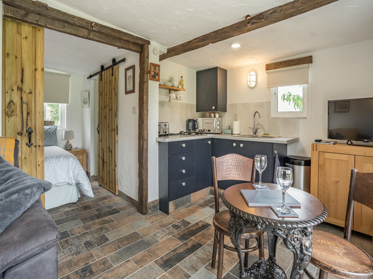 Molehill Lodge - Holiday lodge in South Wales - Image 5