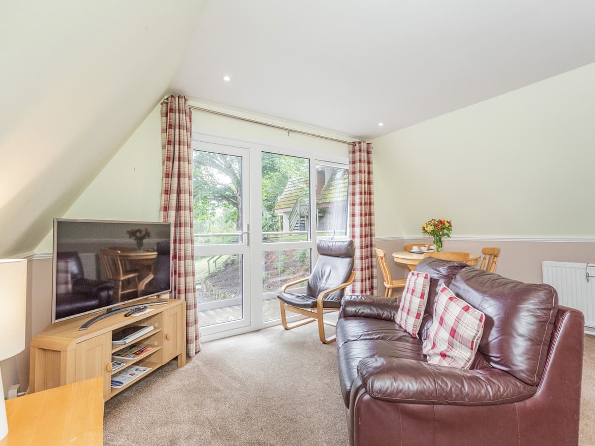 Flowerburn Holidays - Gorse Lodge - Image 2