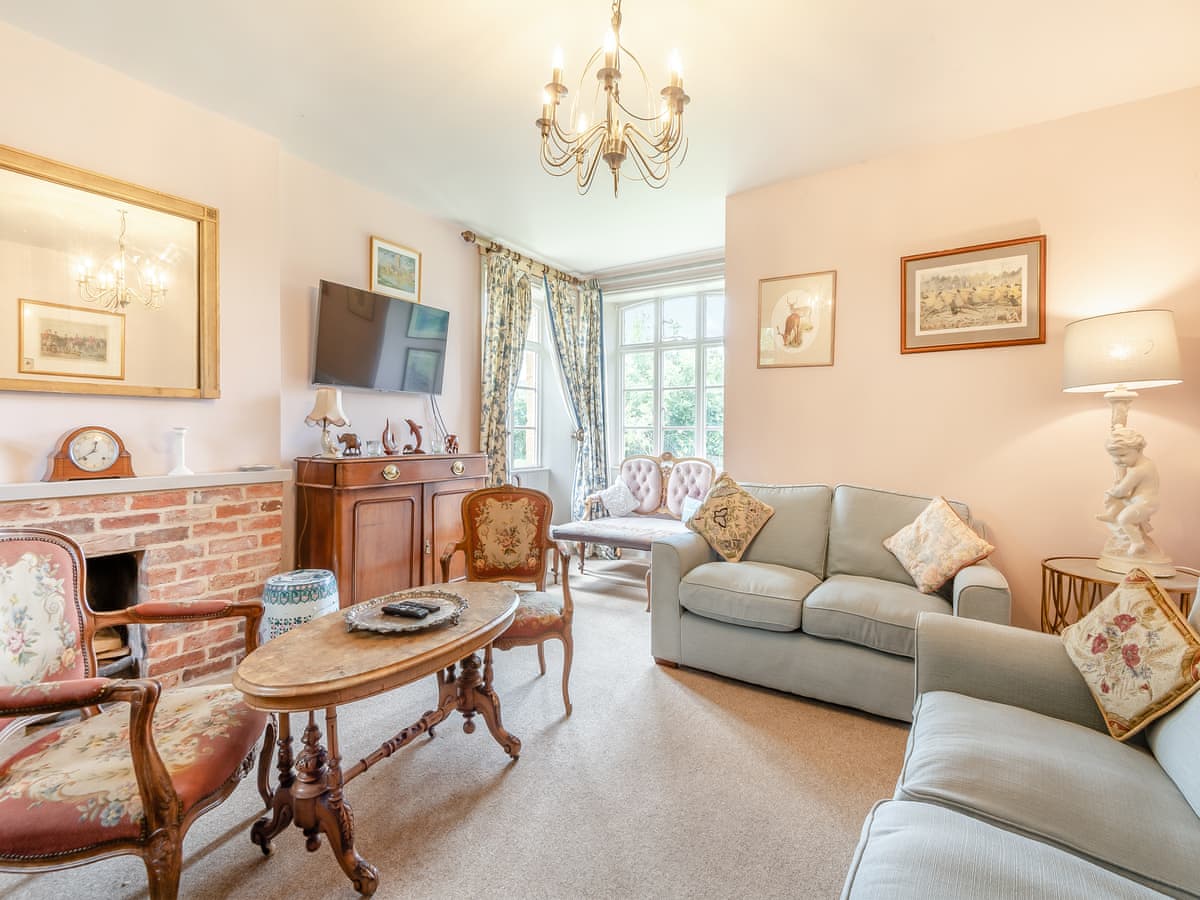 Lodge Cottage - Holiday Lodge in Central England - Image 2