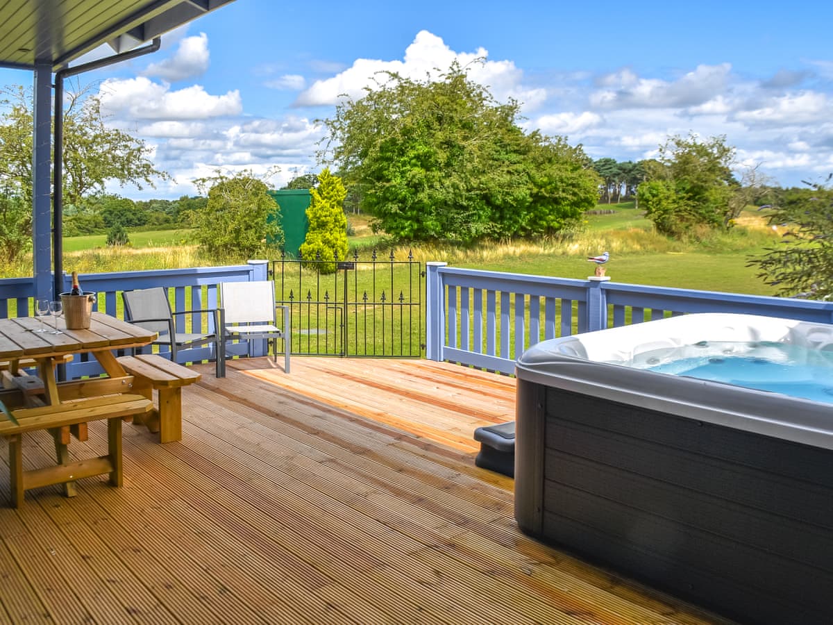 Wild Grape Lodge - Holiday lodge in East Anglia - Image 2