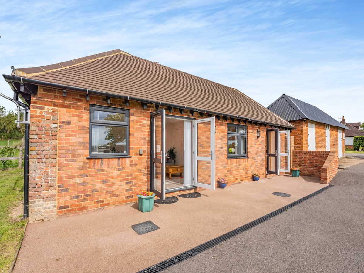 Jemmett Lodge - Holiday Lodge in Southern England - Image 1