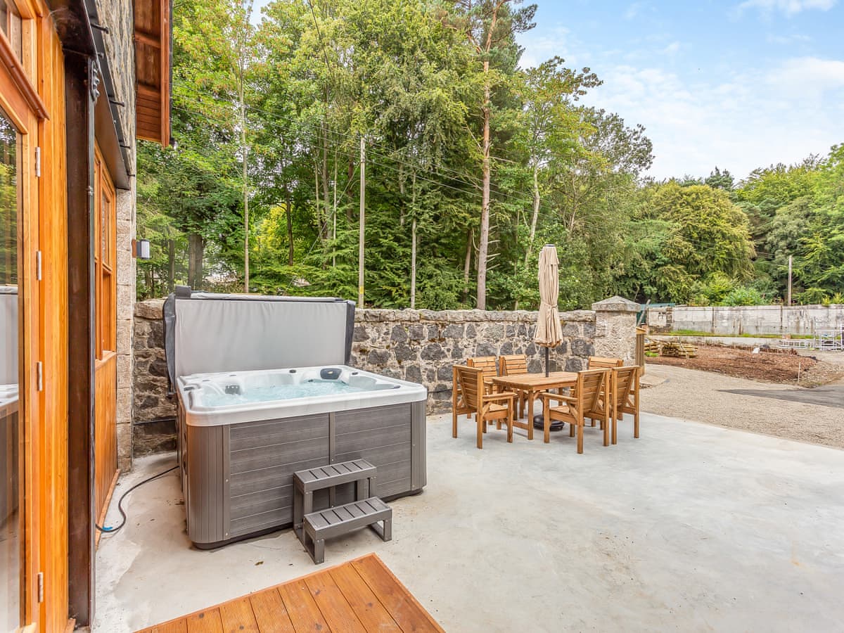 Self-catering cottages in Huntly