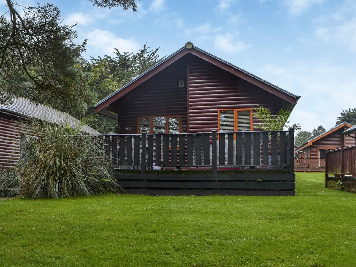 Folly Lodge - Holiday Lodge in Yorkshire - Image 2