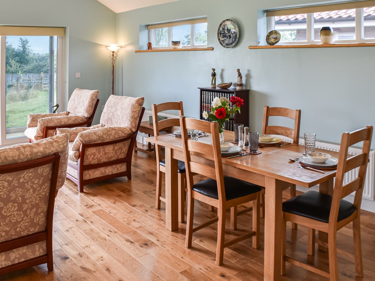 Solar Rise Lodges - Cedar Lodge - Holiday Lodge in East Anglia - Image 5