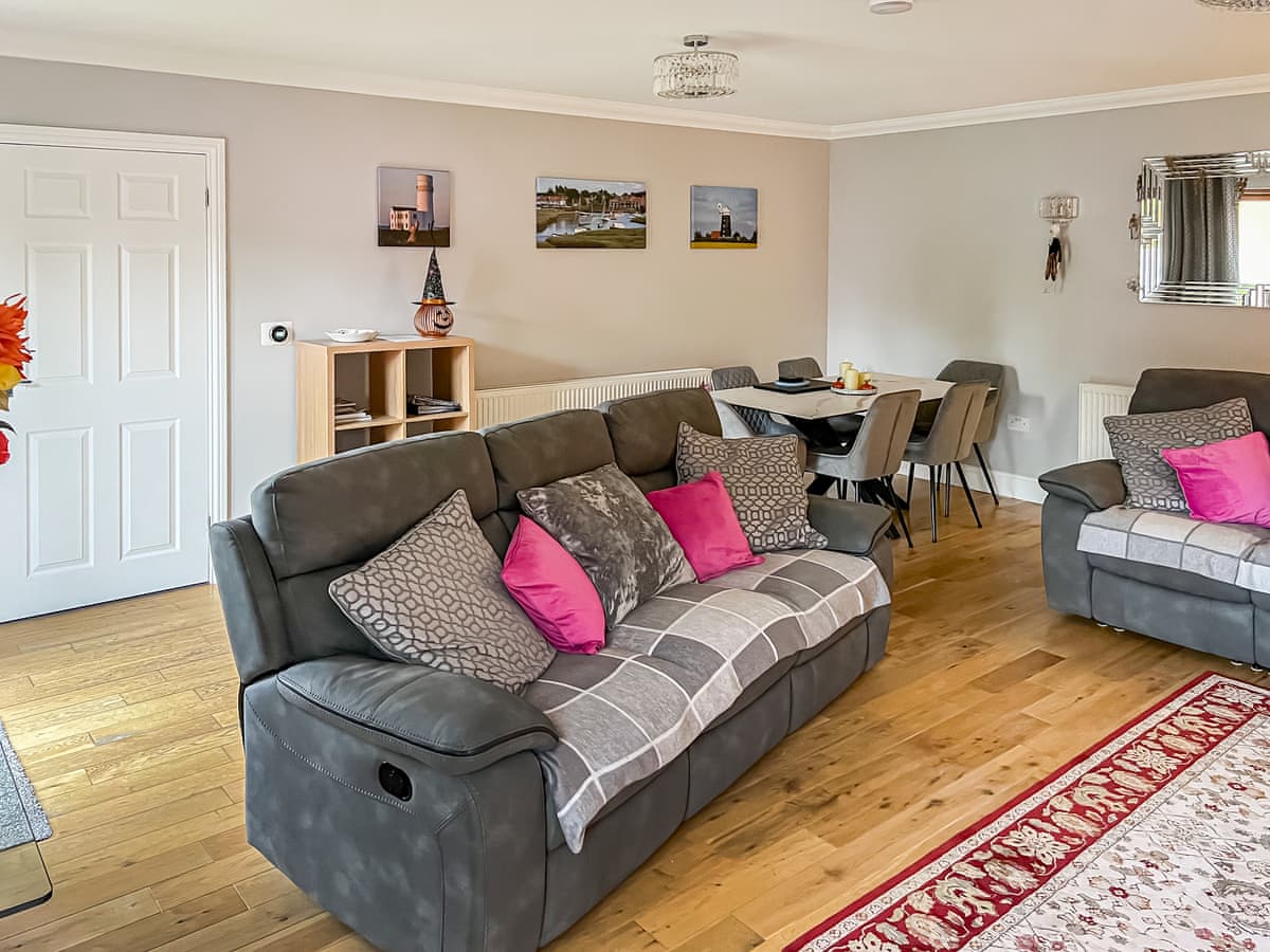 Rivendell Lodge - Holiday lodge in East Anglia - Image 3