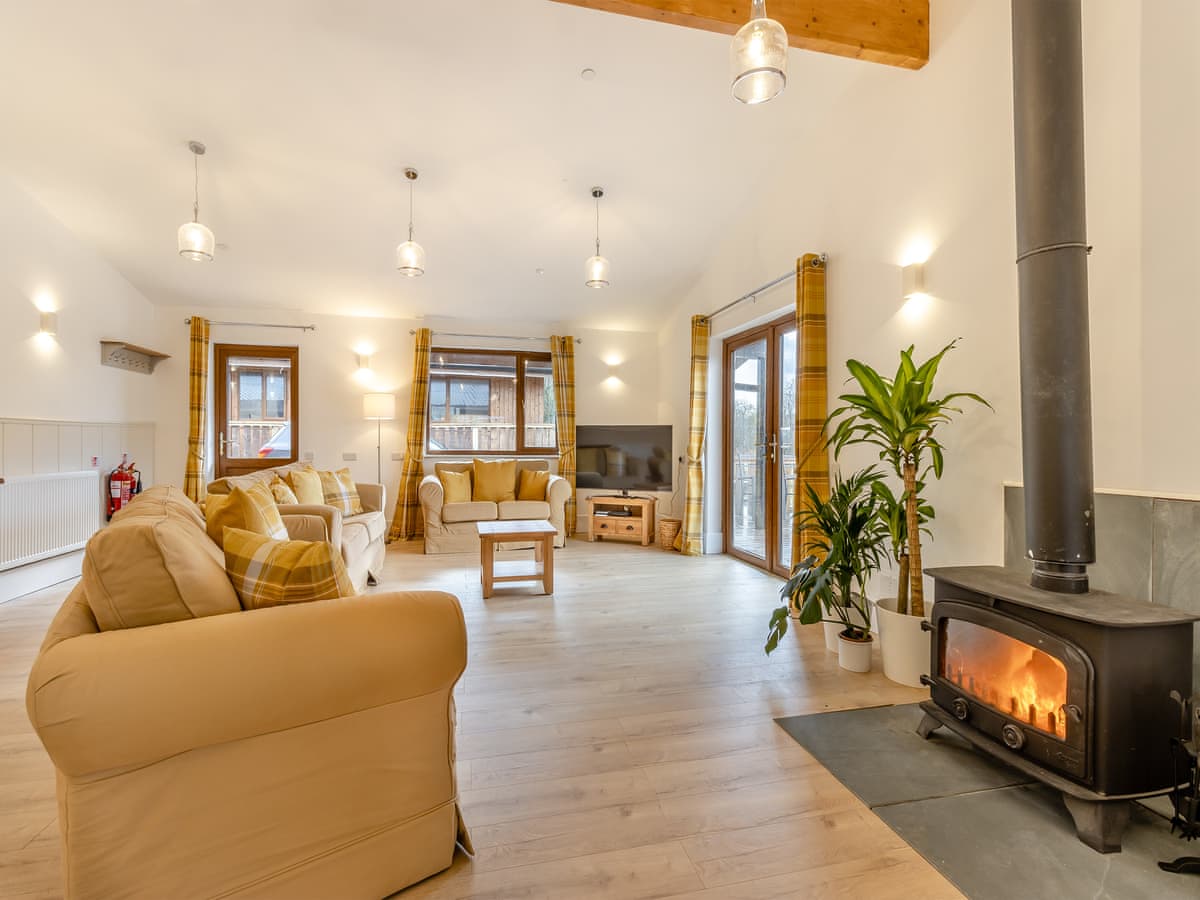 Mid Wales Lodges - Lime Lodge - Image 4