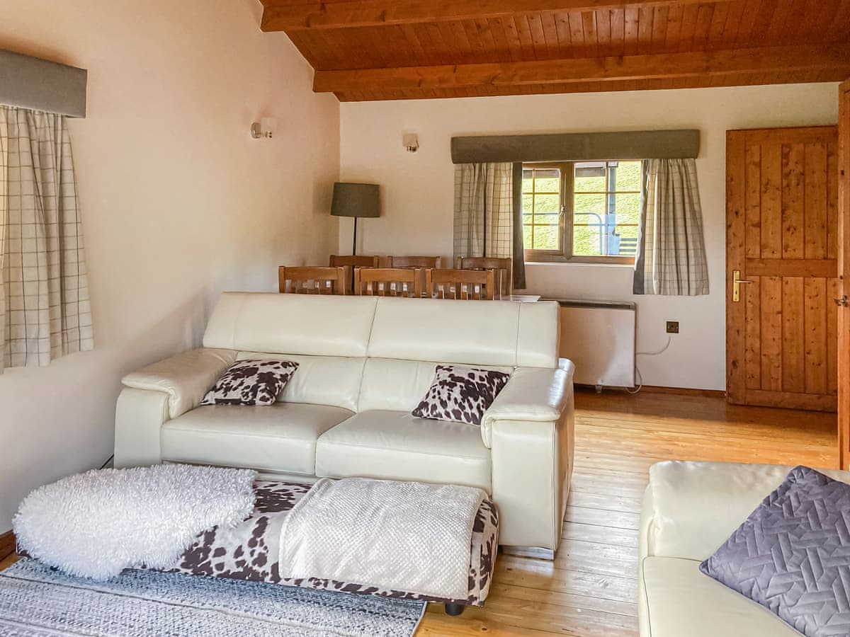 Crown Hill Lodge - Holiday lodge in Yorkshire - Image 3