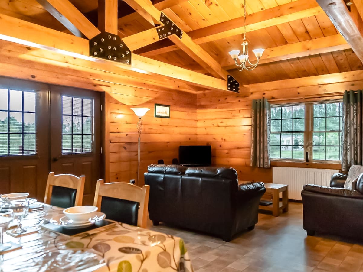 4 Lakeview Lodge - Holiday lodge in Central England - Image 2