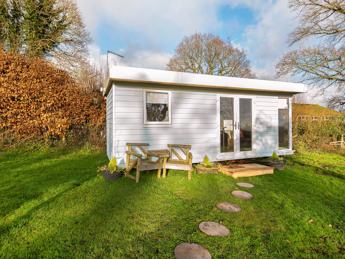 School Lodge - Holiday Lodge in Central England - Image 1