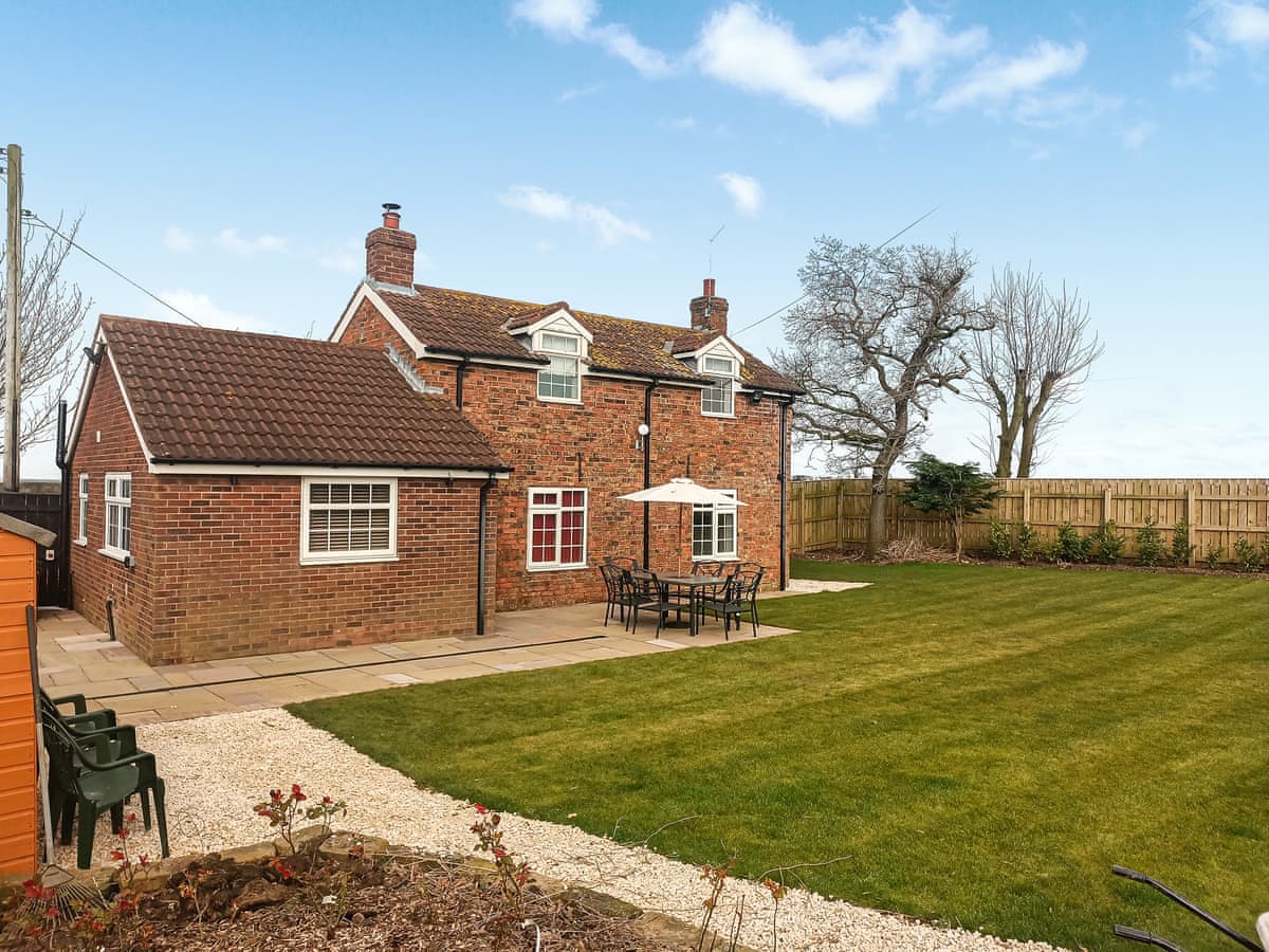 The Lodge at Owstwick Hall - Holiday lodge in Yorkshire - Image 1