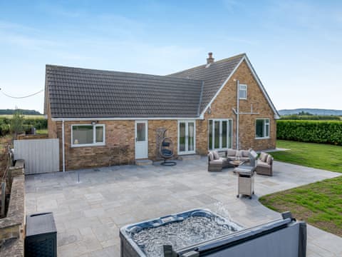 Manor Farm Cottage, a dog friendly cottage near Great Smeaton