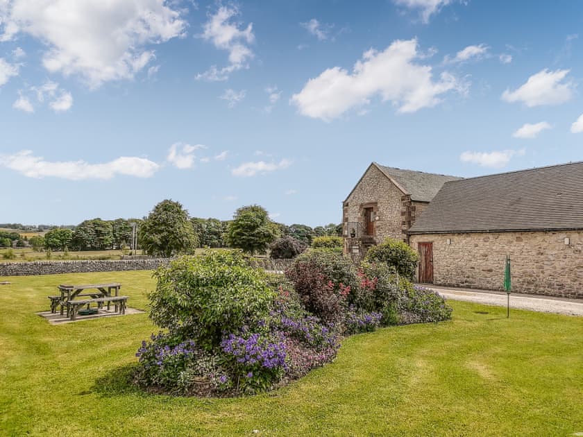Garden and grounds | The Granary - Cotterill Farm, Biggin by Hartington, near Buxton