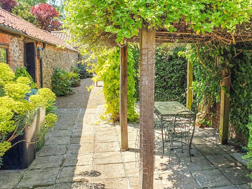 Garden and grounds | Hunt Cottage, Sharrington, near Holt