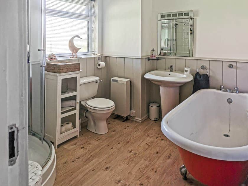Bathroom | Aelybryn, Tyn Y Groes