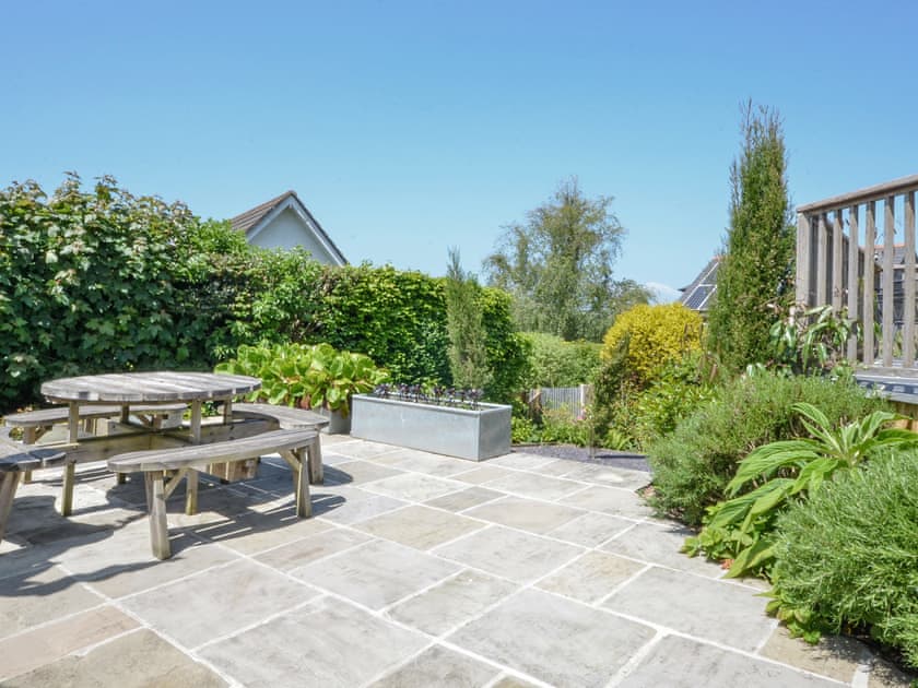 Sitting-out-area | Foretop, St Just in Roseland