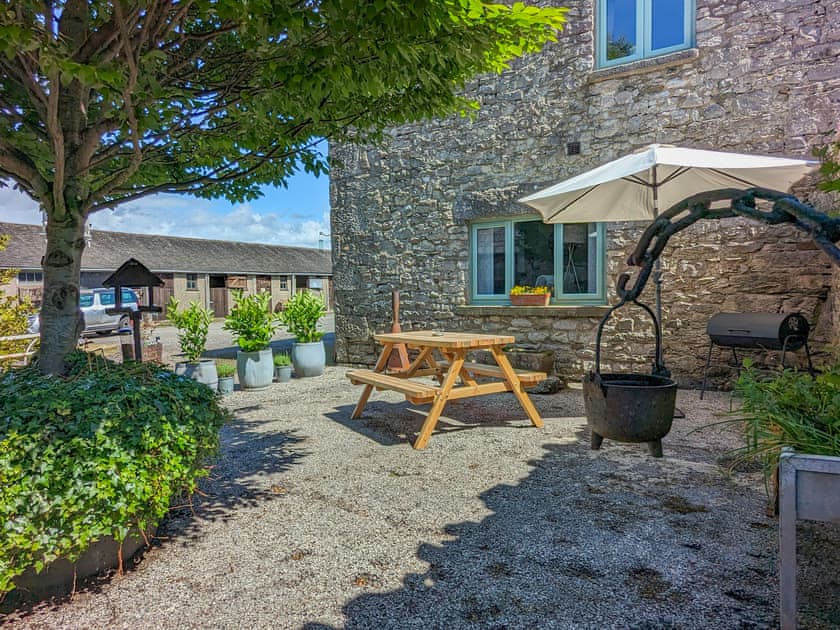 Sitting-out-area | Corner Cottage - Brackenthwaite Holidays, Arnside and Silverdale