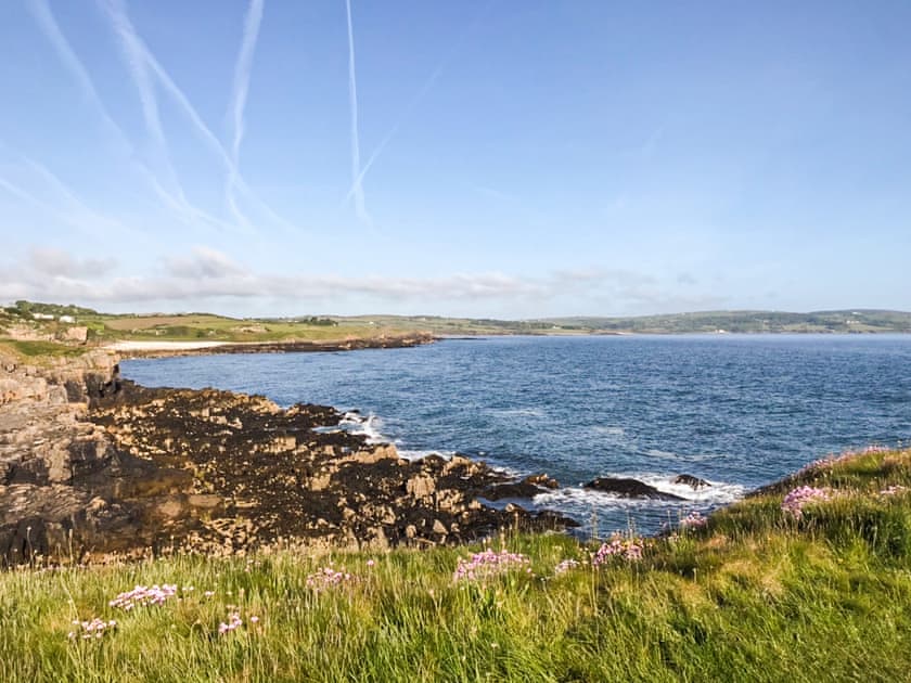 Moelfre Coastal walk | Ty Bobbet, Penysarn