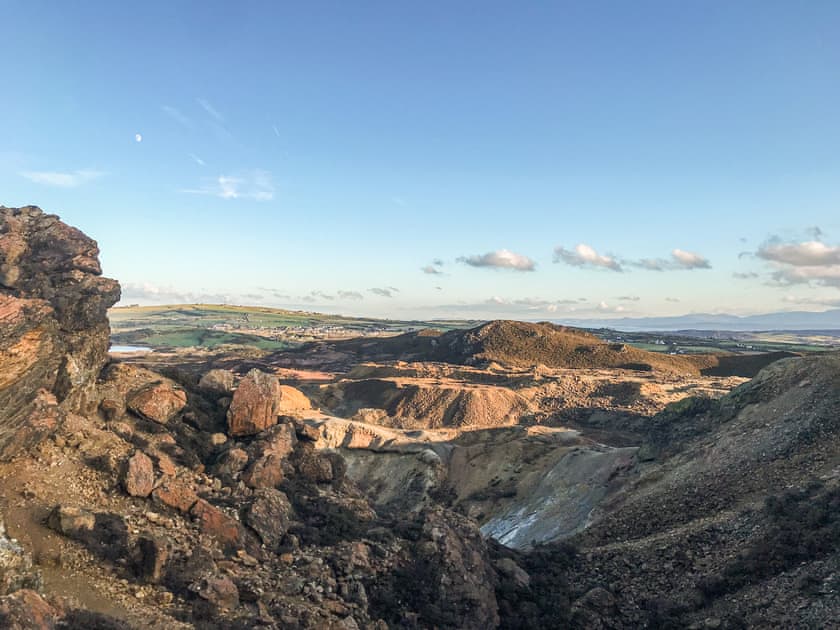 Mynydd Parys  Parys Mountain | Ty Bobbet, Penysarn
