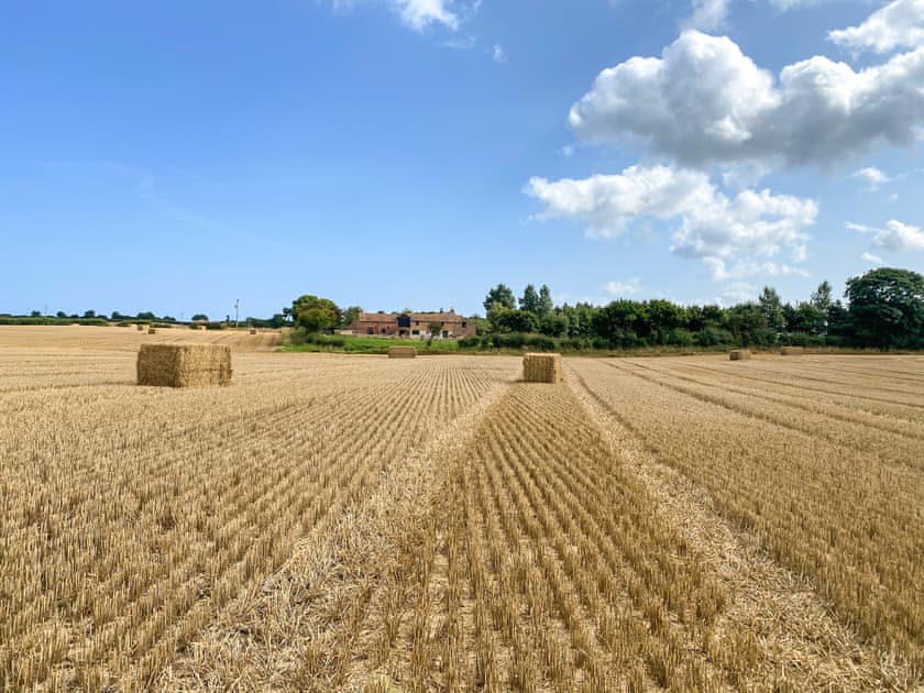 Surrounding area | Bell Cottage - Lebberston Carr Farm, Lebberston, near Filey