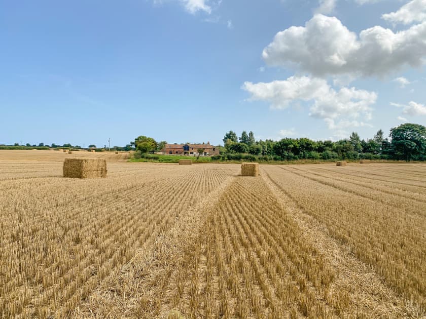 Surrounding area | Mullins Cottage - Lebberston Carr Farm, Lebberston, near Filey