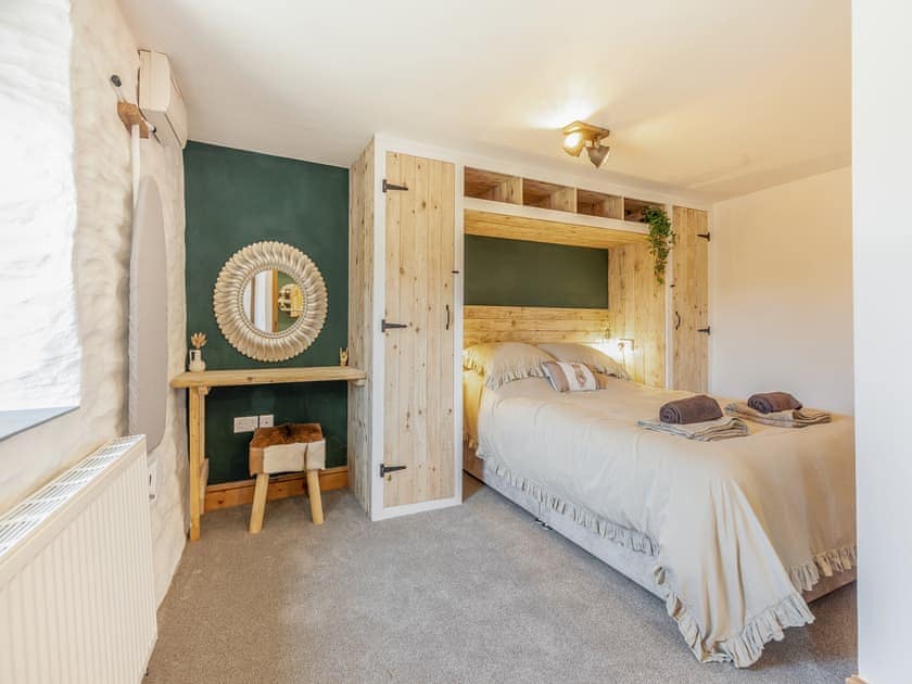 Double bedroom | Hunters Lodge - Mellaston Cottages, Hundleton, near Pembroke