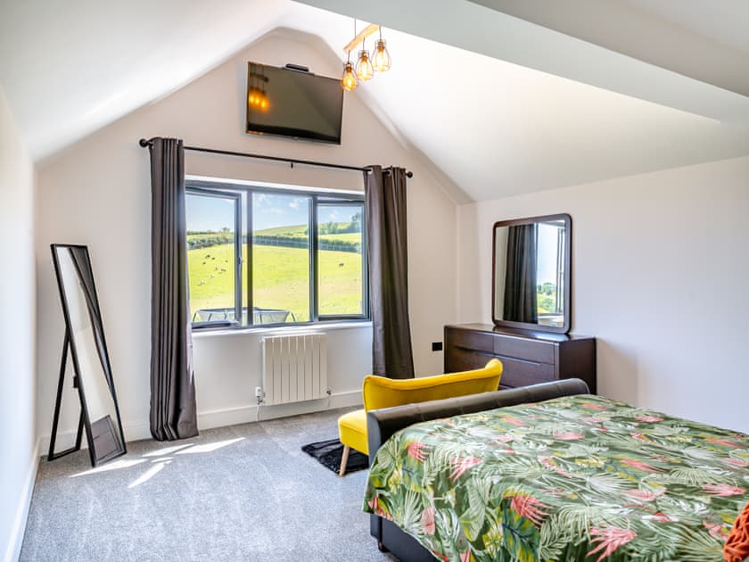 King-size bedroom  | The Black Barn, Marldon, near Paignton