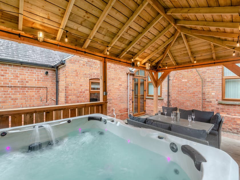 Hot tub | Firs Retreat, Balderton, near Newark