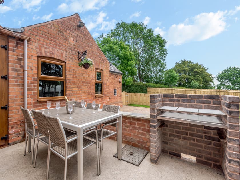 Sitting-out-area | Firs Retreat, Balderton, near Newark