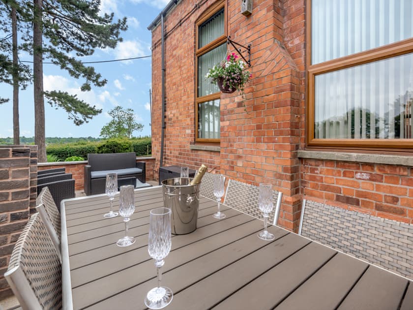 Sitting-out-area | Firs Retreat, Balderton, near Newark