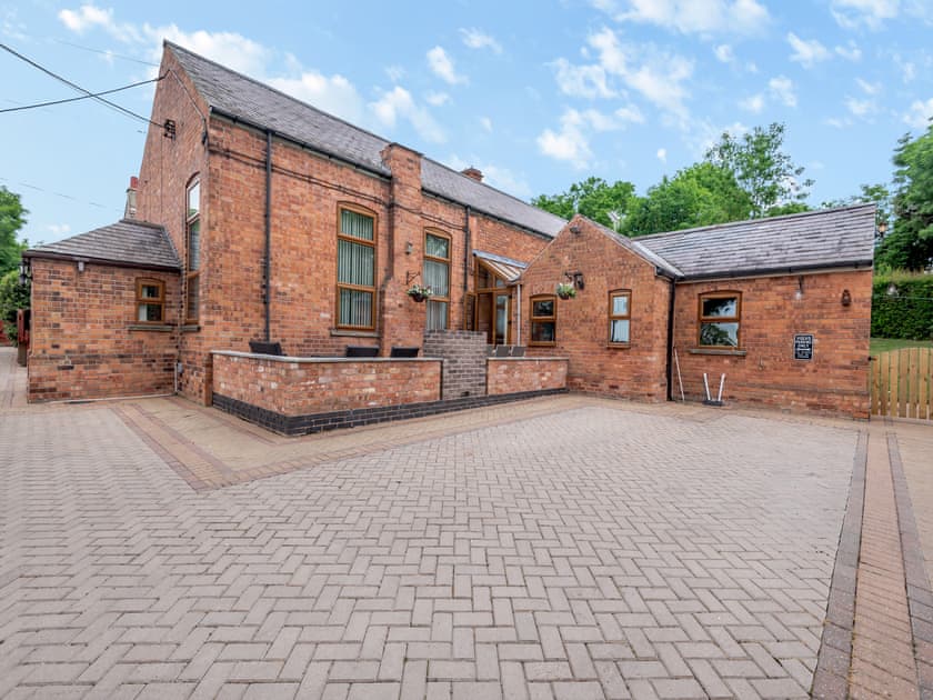 Exterior | Firs Retreat, Balderton, near Newark