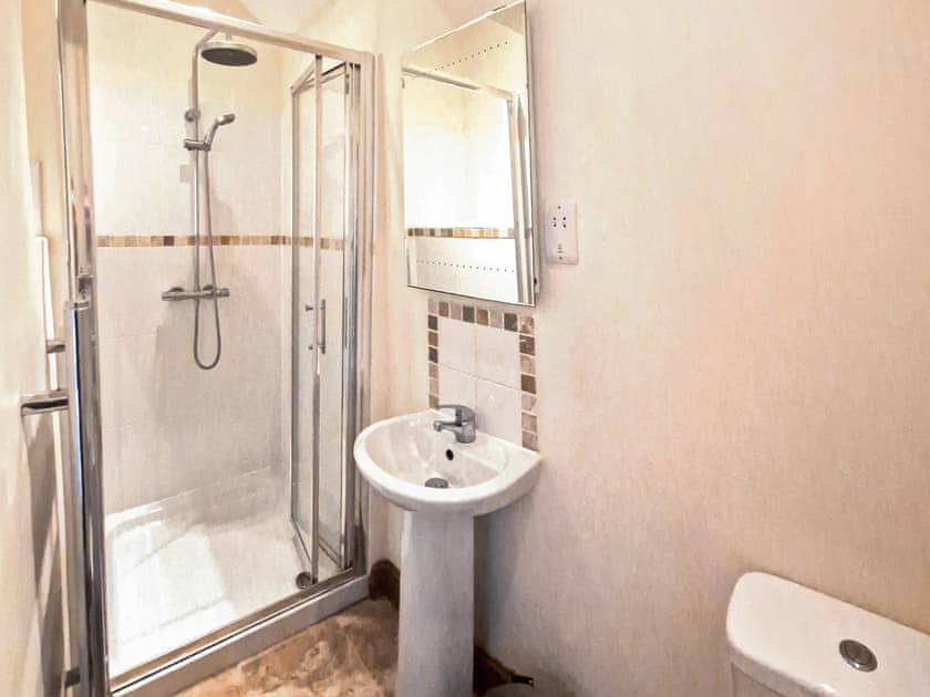 Bathroom | Applebarn Holidays  - The Dairy - Applebarn Holidays, West Pennard, near Glastonbury