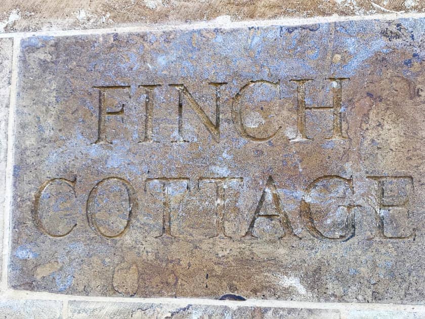 Traditionally built local stone | Finch Cottage, Farnborough, near Banbury