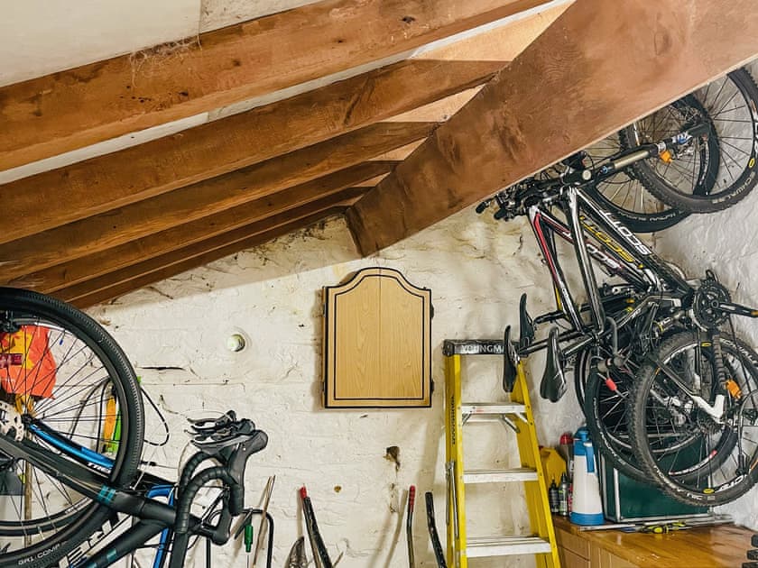 Secure Bike store  | Farm View - Newlands Lodges, Scarborough