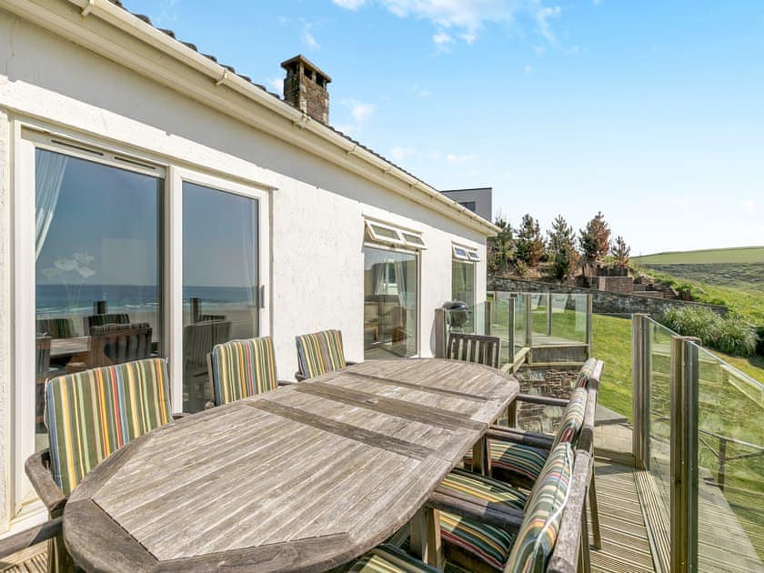 Sitting-out-area | Templeton, Mawgan Porth