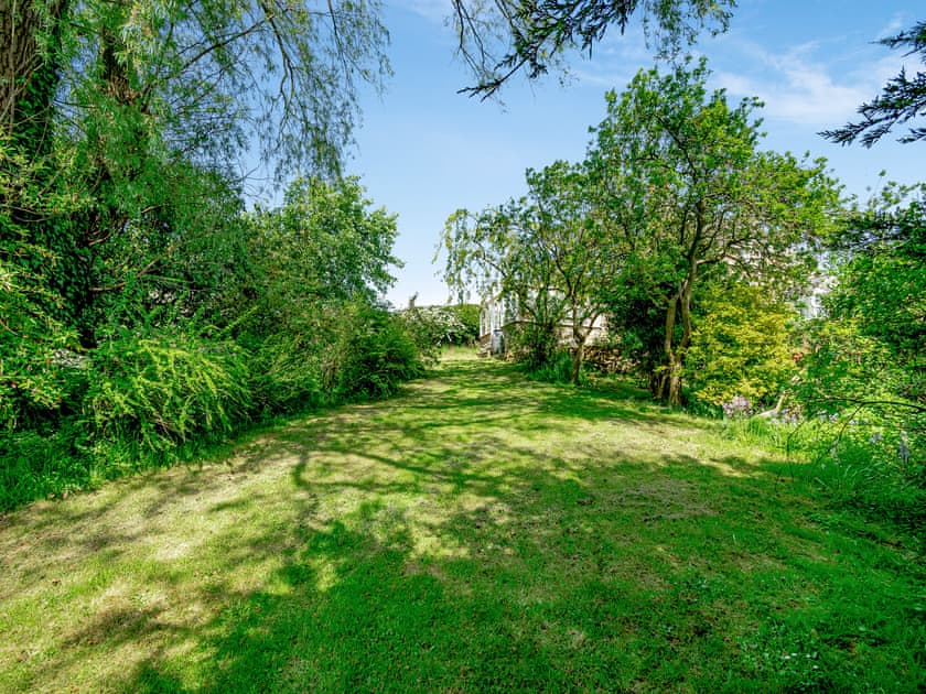 Garden and grounds | Gunpowder House, East Barnby, near Whitby