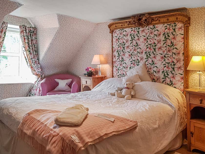 Double bedroom | Ivy Cottage, Crieff