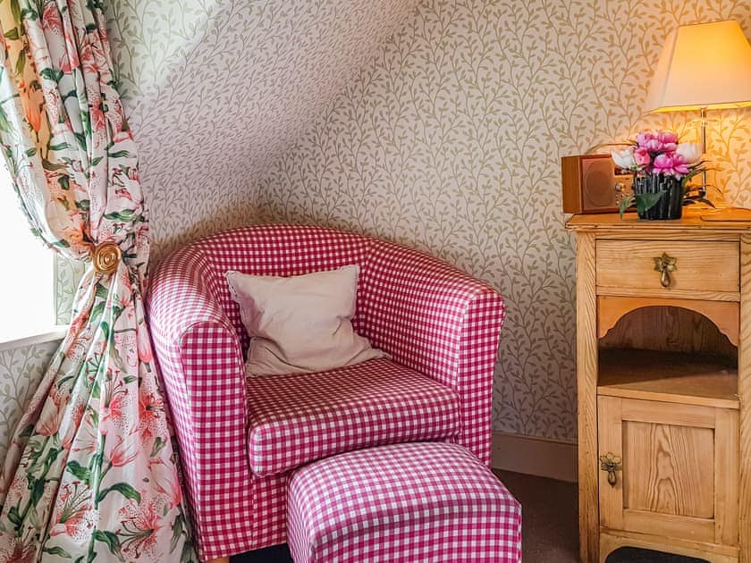 Double bedroom | Ivy Cottage, Crieff