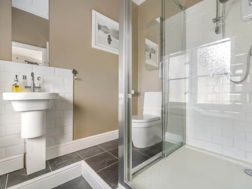 Bathroom | Bannerrigg - The Terrace, Windermere