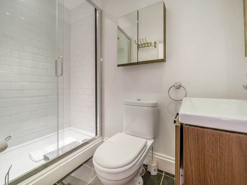 Bathroom | Bannerrigg - The Terrace, Windermere
