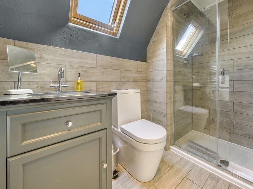 Bathroom | Bannerrigg - The Terrace, Windermere