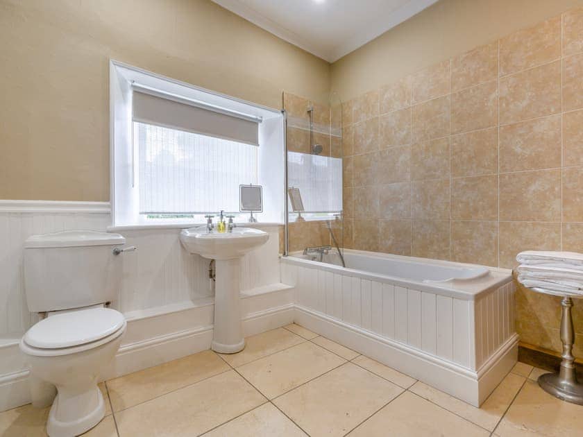 Bathroom | Bannerrigg - The Terrace, Windermere