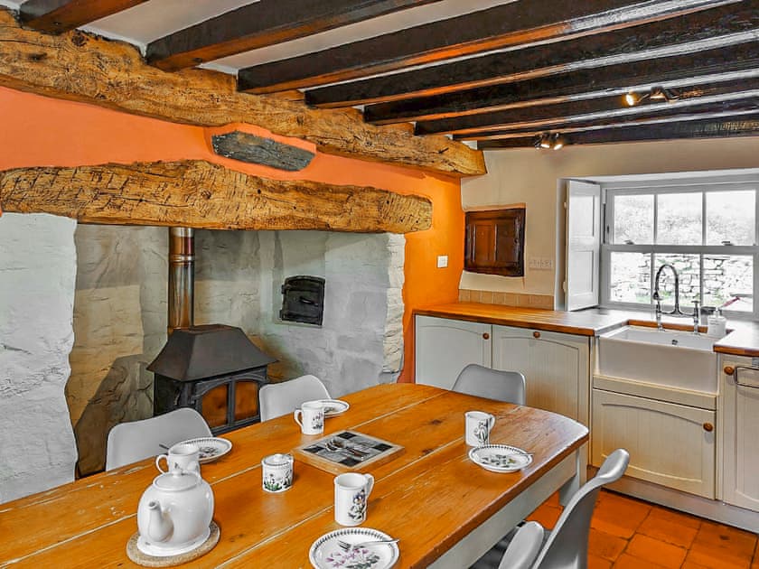Kitchen | Gallestra Farmhouse, Dolgellau,